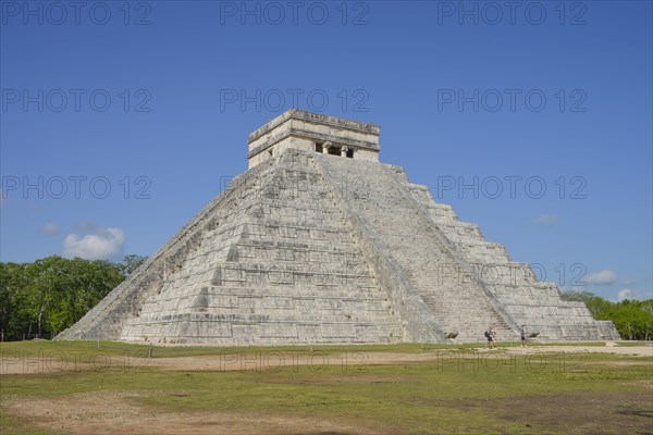 Pyramid of the Kukulcan El Castillo