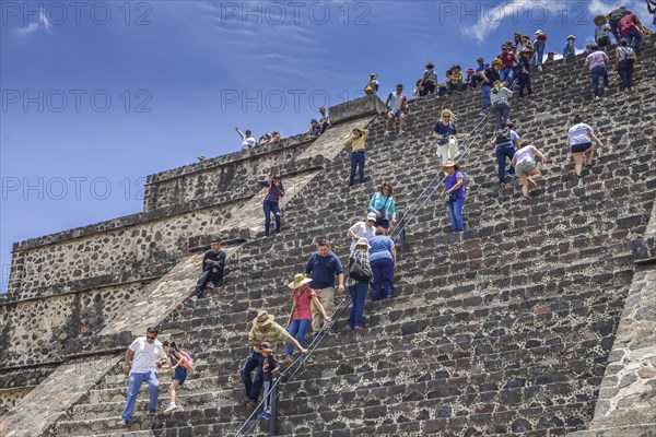 Pyramid of the Moon Piramide de la Luna