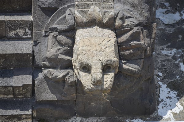 Head sculpture Temple of Quetzalcoatl