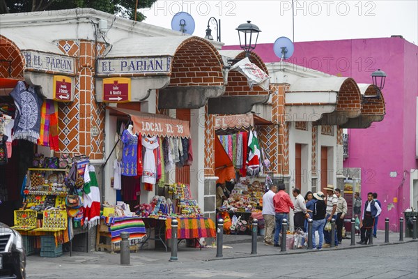 El Parian craft market