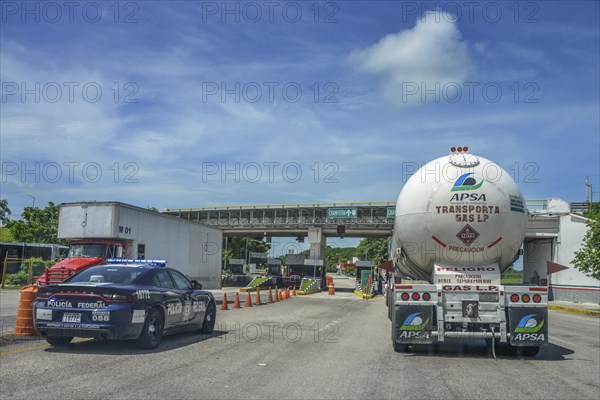 Toll station between Yucatan and Campeche