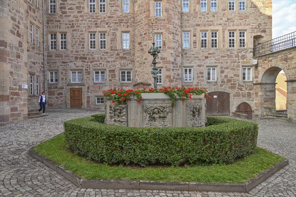 Frau Holle Fountain