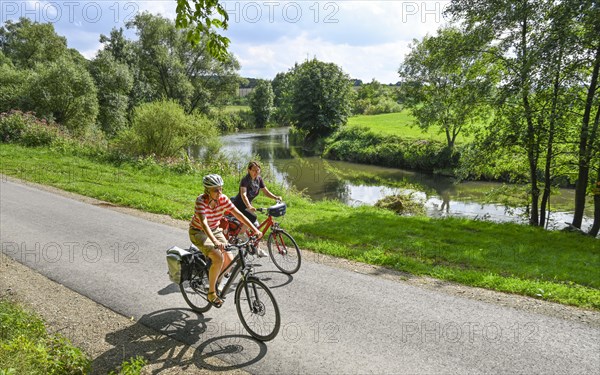 Cycle tour