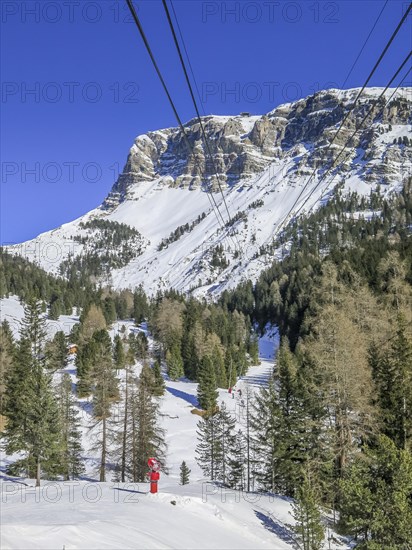 Cable car to the Seceda