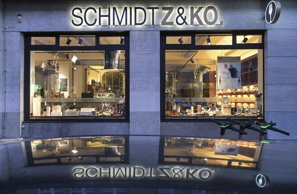 Restaurant and wine shop Schmidt Z & KO