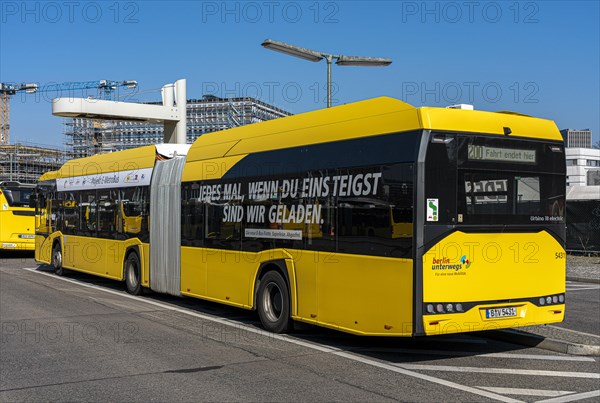 E-Metro Bus at the charging station at Zoologischer Garten bus station in Hertzstraße