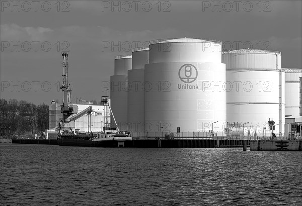 Tank farm for mineral oil at Westhafen in Berlin