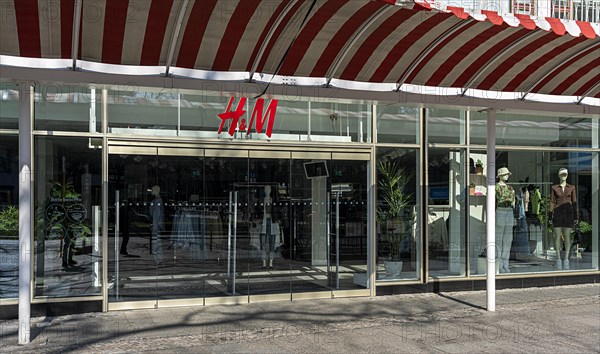 Fashion boutique H und M am Kurfürstendamm