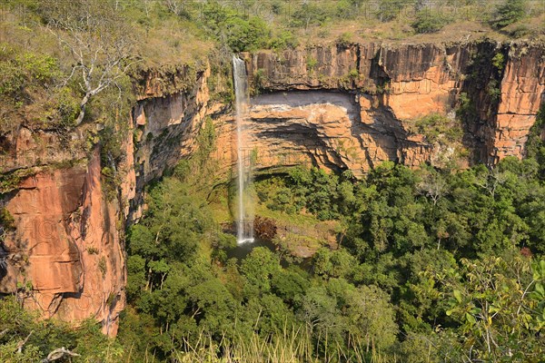 Veu da Noiva waterfall