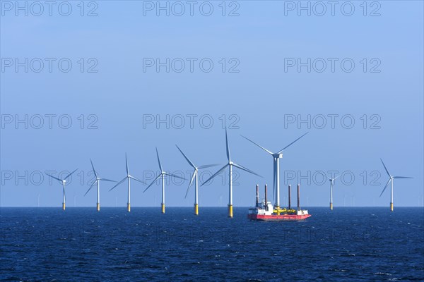 Offshore wind farm with supply ship