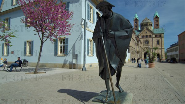 Statue pilgrims in Speyer