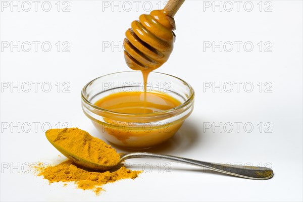 Bee honey with turmeric and turmeric powder
