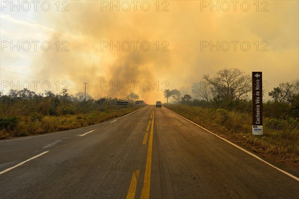 Sign at a bushfire on the main road 251