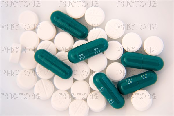 Various capsules and tablets for pain medication