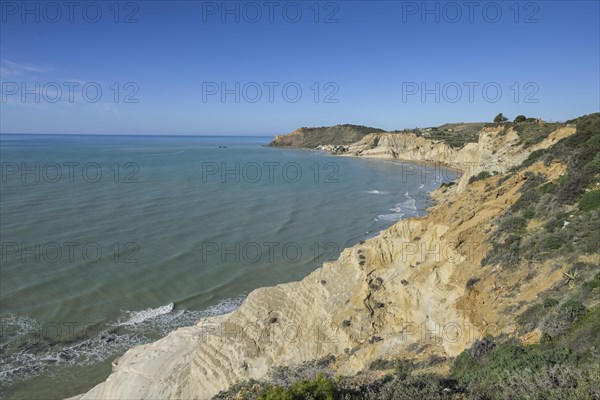 Limestone rocks north of Scala dei Turchi