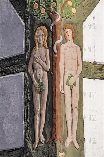 Depiction of Adam and Eve on the gable of the Adam- und Evahaus