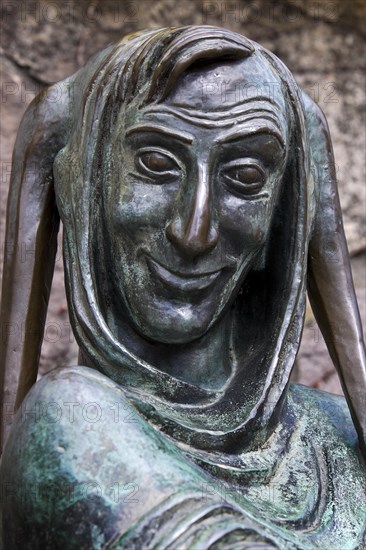 Portrait of Till Eulenspiegel sculpture