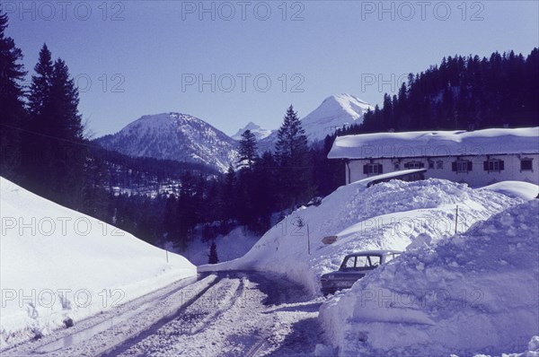 Old snow on the Achen Pass