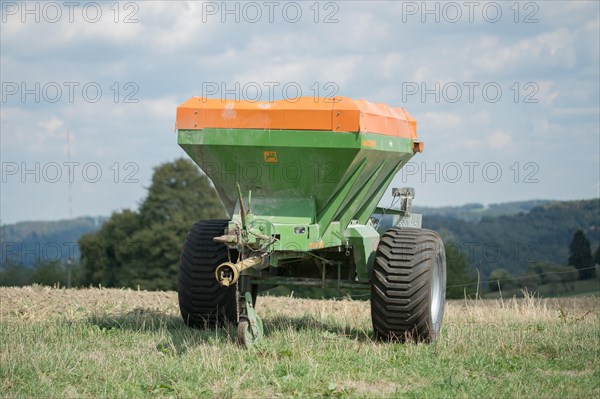 Lime spreader Amazone ZG 4002