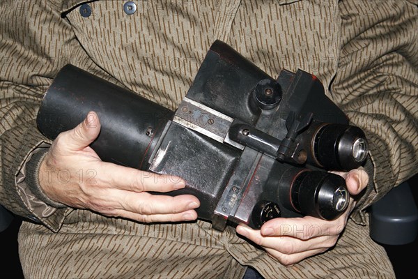 Flak telescope D. F. 10x80 cxn