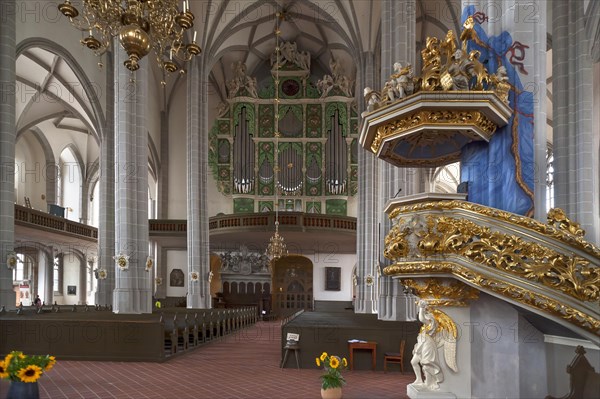 Pulpit from 1693