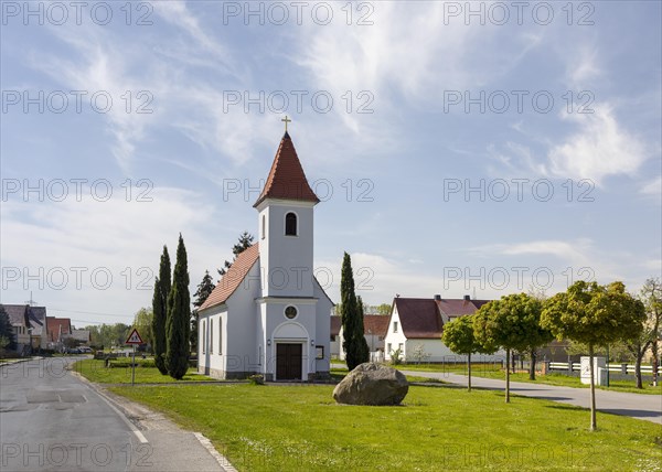 Street village of Saalau with St. Mary's Chapel