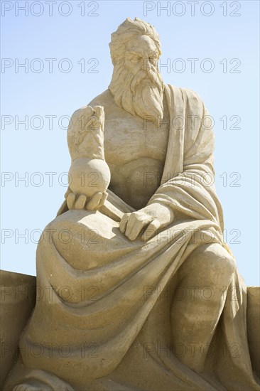 Zeus sand sculpture by Sue McGrew at the Broadway Pier