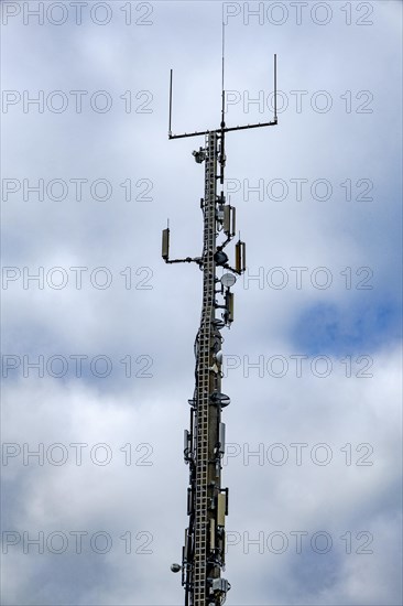 Mobile phone mast