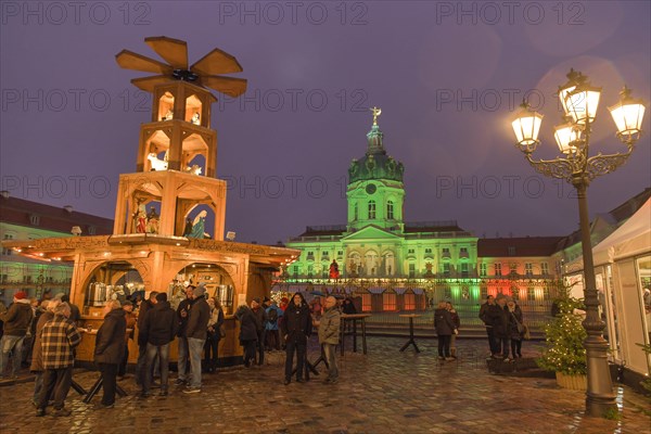 Christmas Market at Charlottenburg Palace