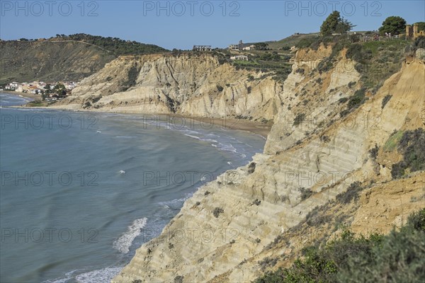 Limestone rocks north of Scala dei Turchi