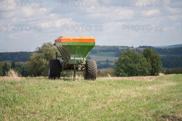 Lime spreader Amazone ZG 4002