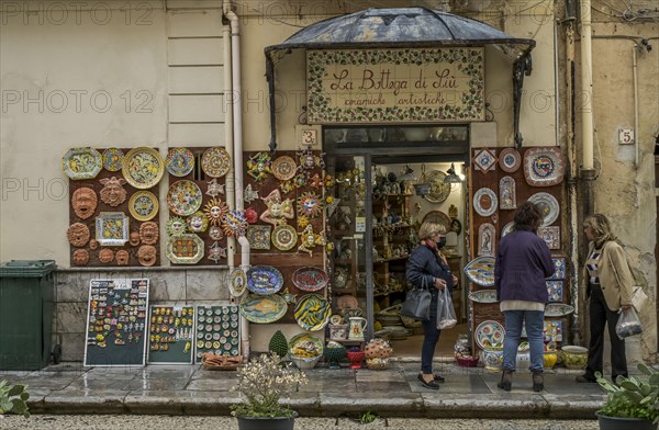 Souvenir shop