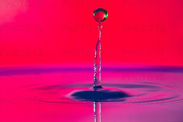 Drop photography with water column