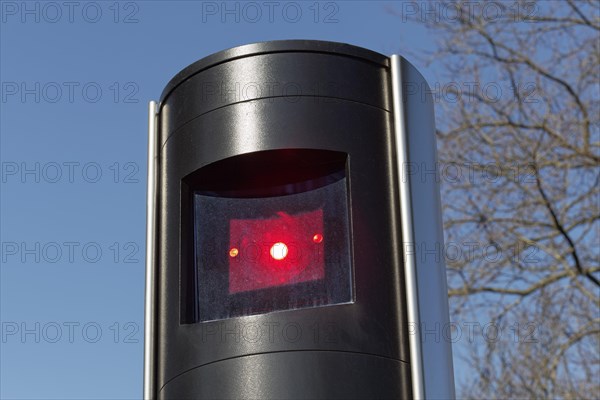 Modern speed camera column for traffic monitoring