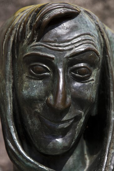 Portrait of Till Eulenspiegel sculpture