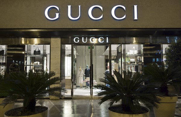 Gucci shop