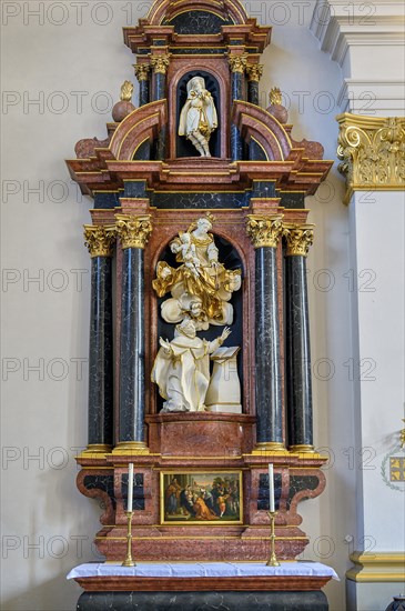 Side altar