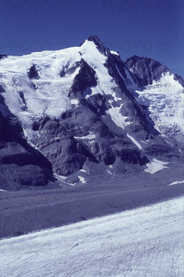 View from the Kaiser-Franz-Josefs-Hoehe to Grossglockner and Adlersruhe