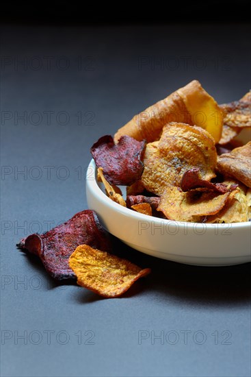 Vegetable chips in shell