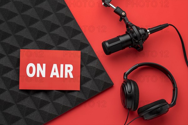 Air banner mic with headphones