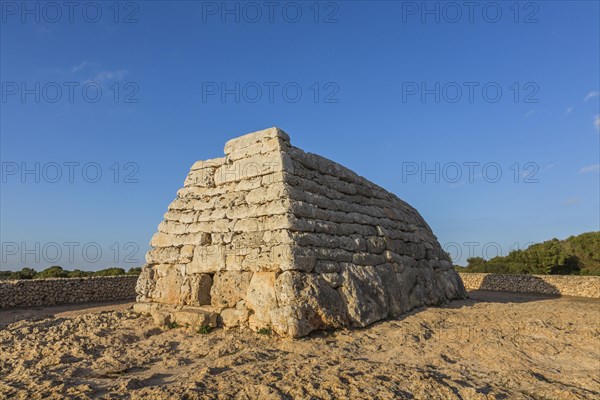 Naveta des Tudons