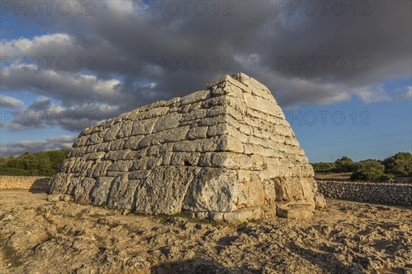 Naveta des Tudons