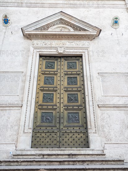 Entrance gate