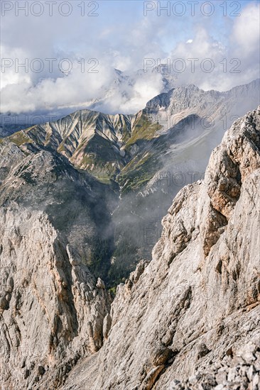 Rocky ridge of Hohe Munde