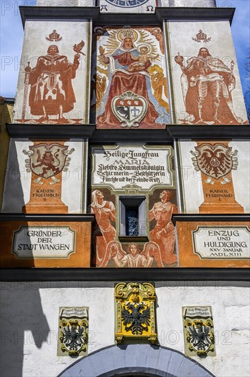 Frescoes on the Ravensburg Gate with coat of arms