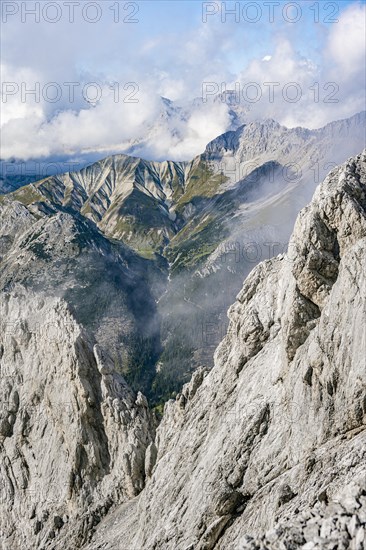 Rocky ridge of Hohe Munde