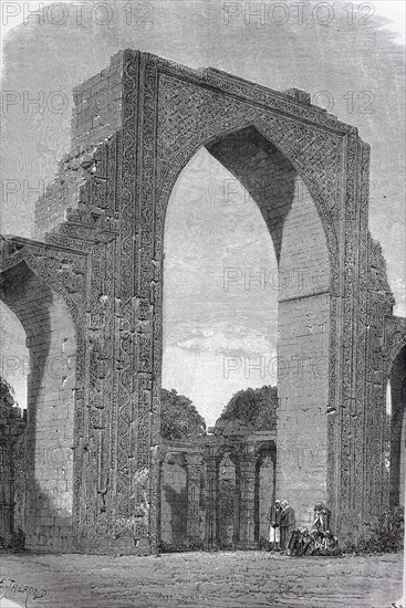 Ruins Quwwat-ul-Islam Mosque in 1880