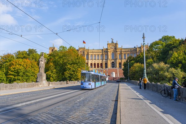 Tramway on the Maximiliansbruecke