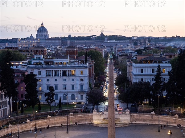 Piazza Del Popolo at dusk after sunset