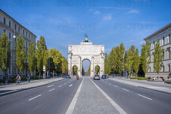 Siegestor and Leopoldstrasse